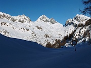 Salita invernale al RIFUGIO CALVI (2015 m.) da Carona il 30 gennaio 2013 - FOTOGALLERY